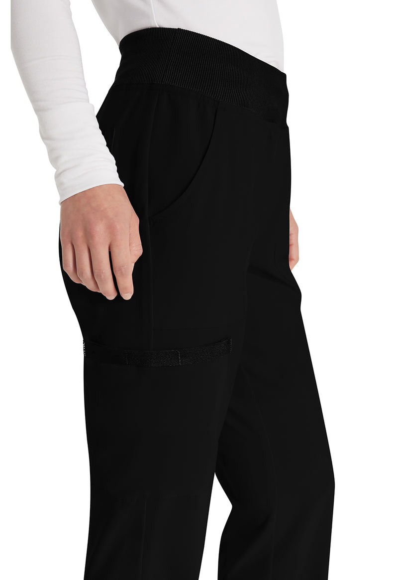 Black - Women's Natural Rise Tapered Leg Pull-On Scrub Pants – Petite (View 3)