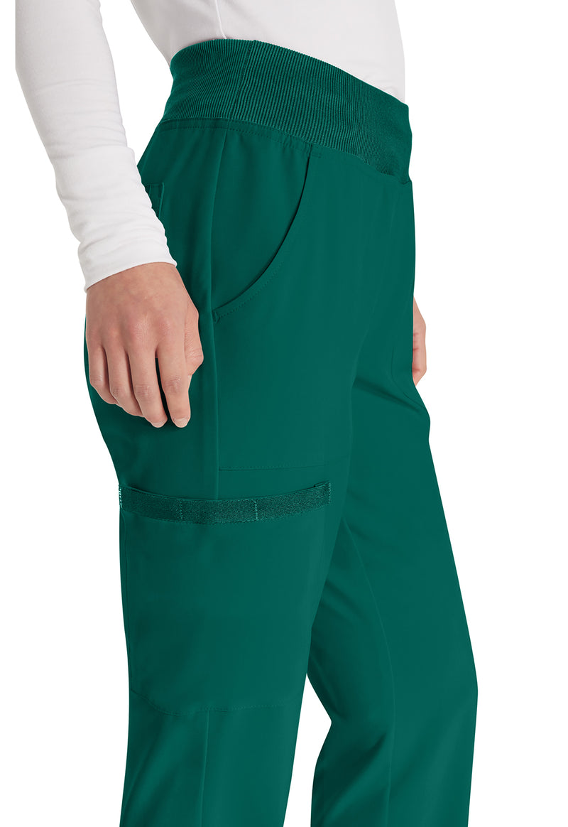 Hunter Green - Women's Natural Rise Tapered Leg Pull-On Scrub Pants – Petite (View 3)