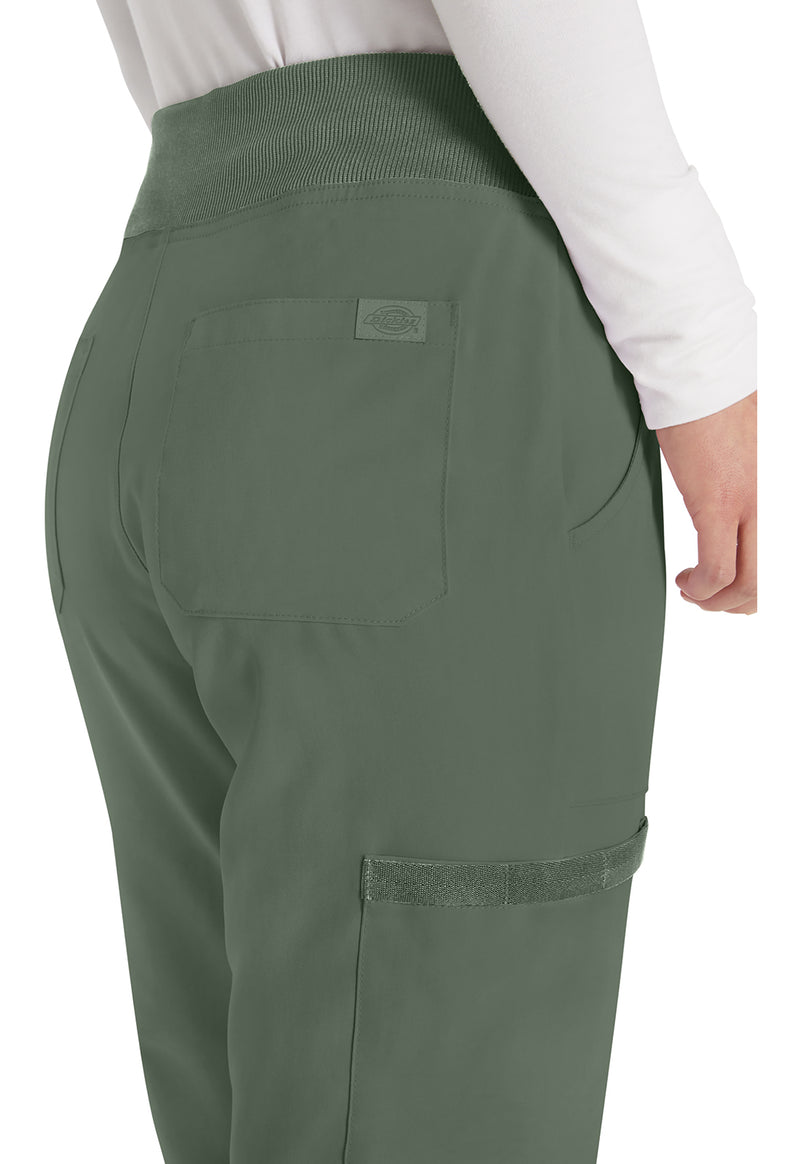 Olive - Women's Natural Rise Tapered Leg Pull-On Scrub Pants – Petite (View 4)