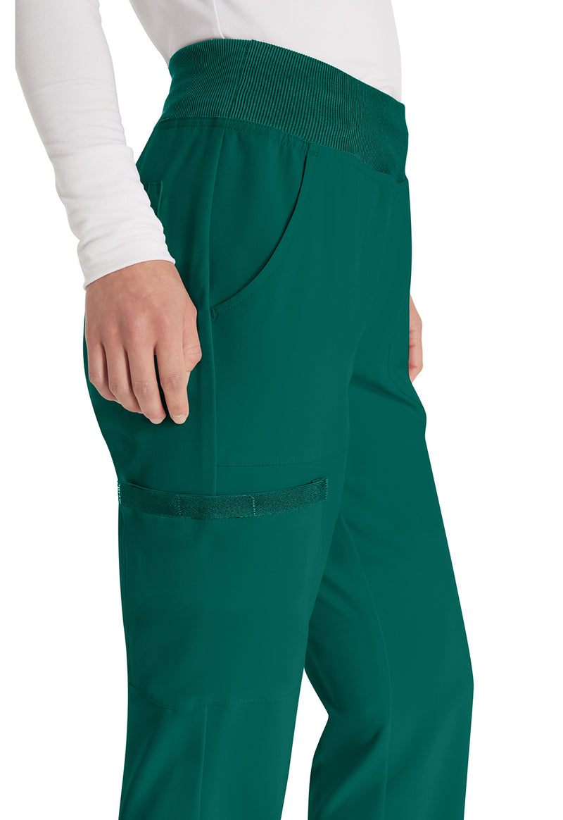 Hunter Green - Women's Natural Rise Tapered Leg Pull-On Scrub Pants – Regular (View 3)