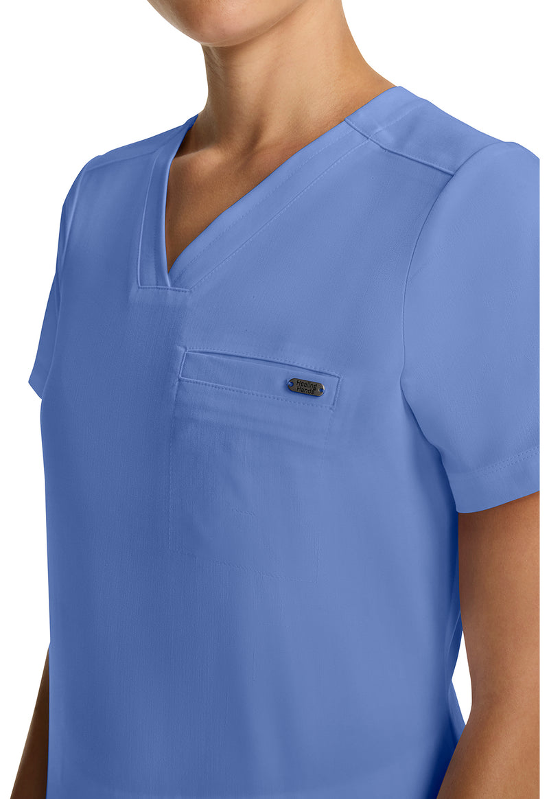 CEIL - Women's Tuck-in V-Neck Scrub Top (View 4)
