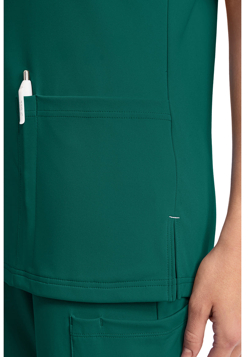 HUNTER - Women's 2-Pocket V-Neck Scrub Top (View 4)