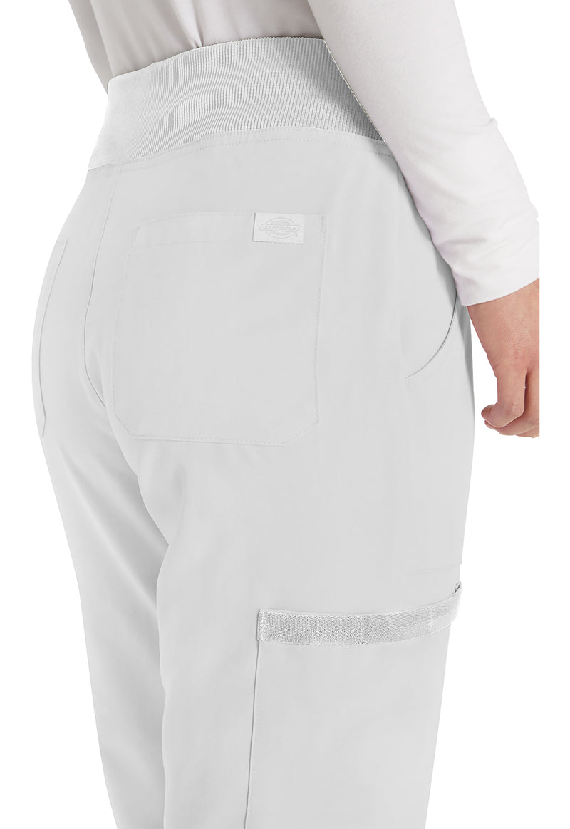 White - Women's Natural Rise Tapered Leg Pull-On Scrub Pants – Petite (View 4)