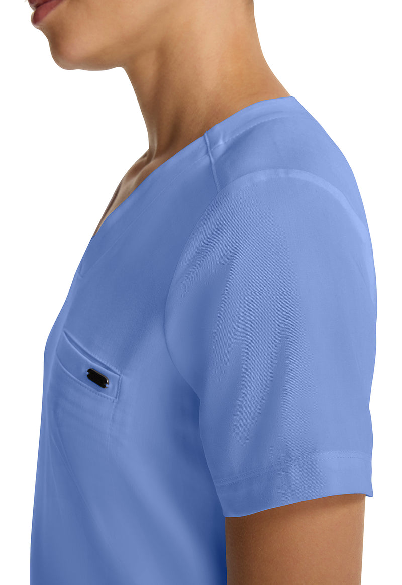 CEIL - Women's Tuck-in V-Neck Scrub Top (View 3)