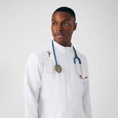 Men's 3 Pocket Forward Scrub Jacket