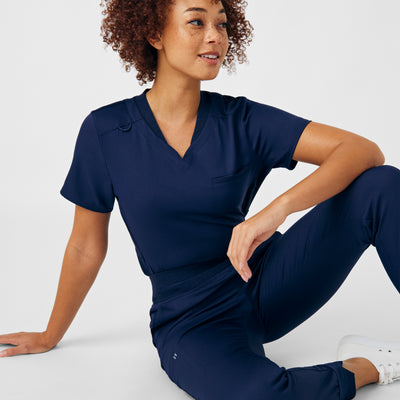 Women's 2 Pocket VIBE Scrub Top